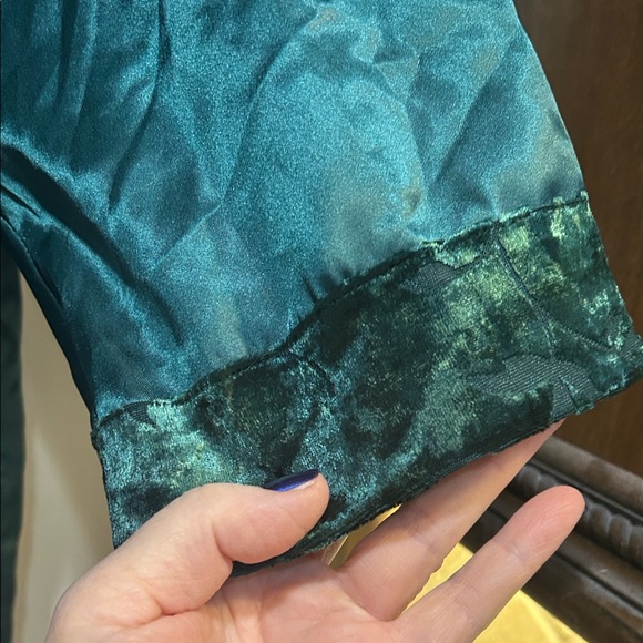 Vintage 90’s Jaclyn Smith Deep Green Satin Intimate Wrap Robe - Picture 3 of 9